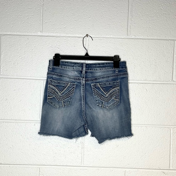 < State Of Independence Denim Cut Off Shorts > - Picture 3 of 3